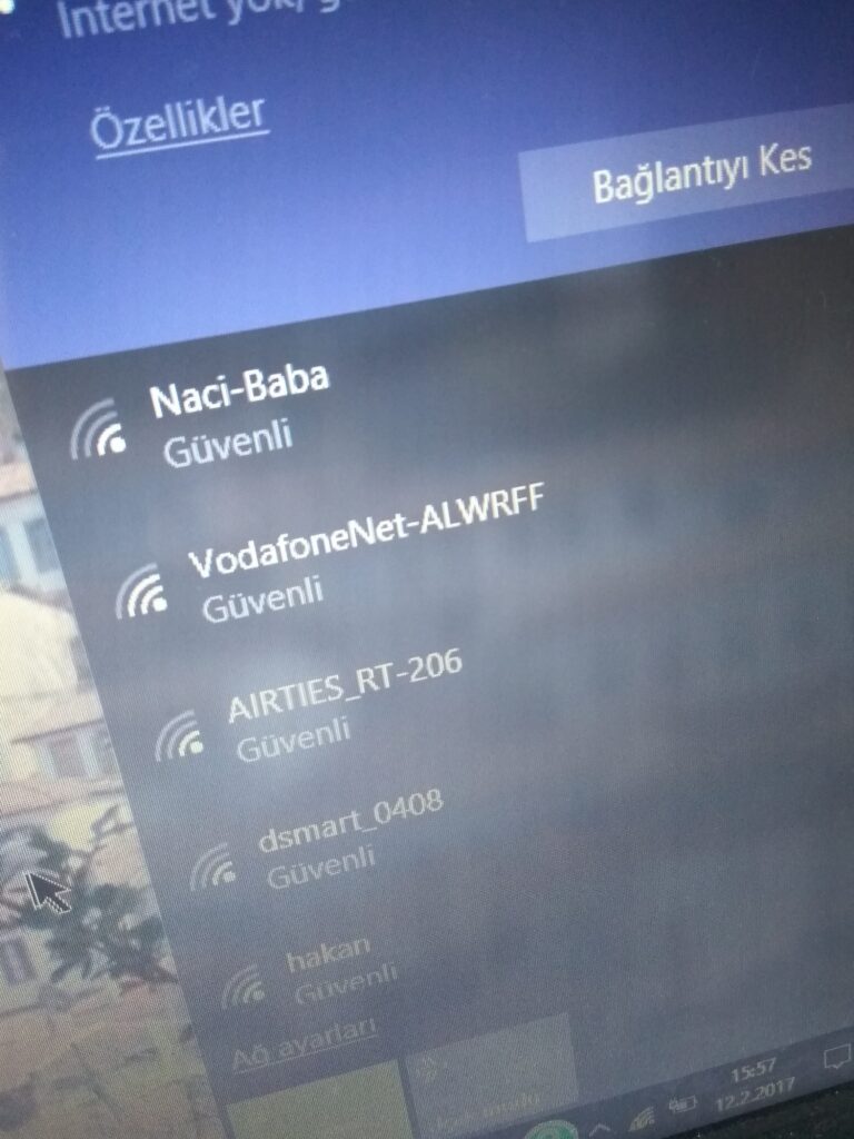 Windows 10 WiFi "İnternet Yok, Güvenli" Sorunu: Bağlantı Problemleri 1 windows 10 wifi internet yok guvenli sorunu baglanti problemleri